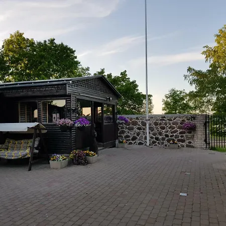 Guest house Puhkemaja 3*